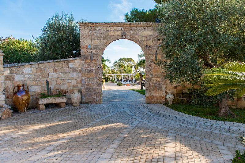 Eden Resort Country Удженто Экстерьер фото